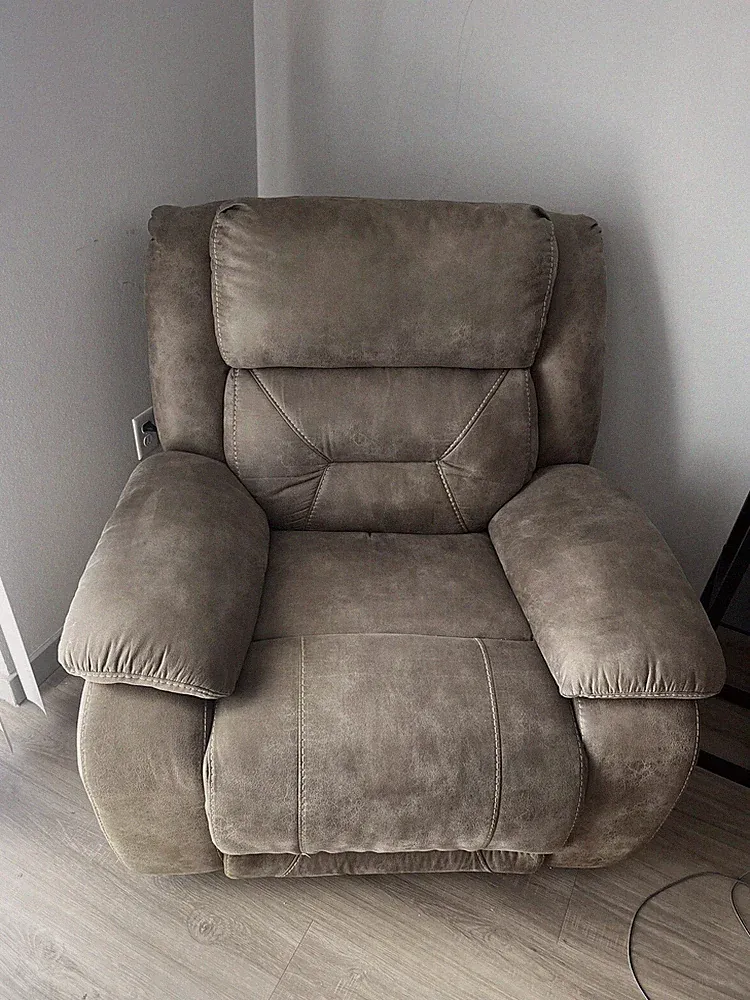 Electric Recliner W/ USB Charging Port
